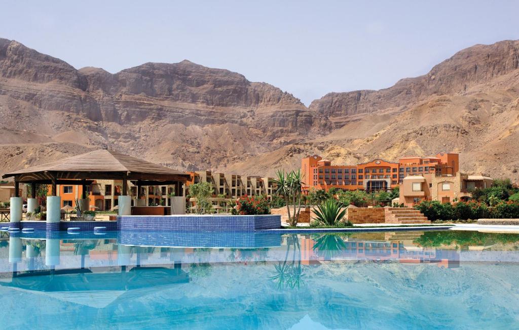 منتجع موڤنبيك السخنة Mövenpick Resort El Sokhna